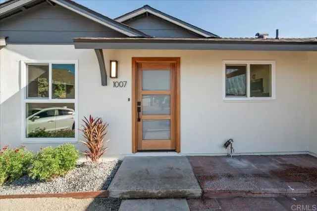 Single-family house For Sale in 1007, Flax Court, San Diego, California