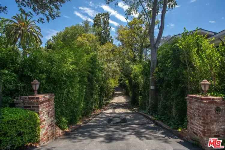 Single-family house For Sale in 250, South Canyon View Drive, Los Angeles, California