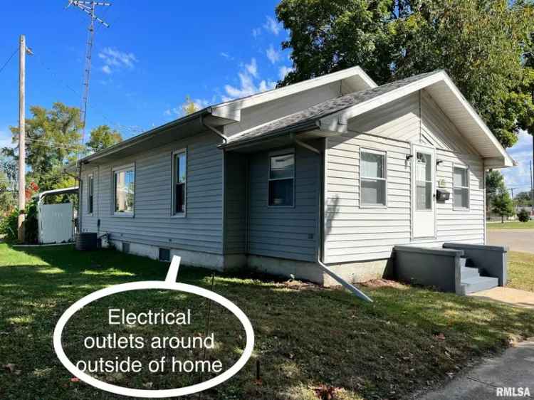 Single-family house For Sale in 1206, East 2nd Street, Centralia, Illinois