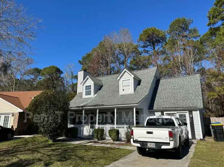 Home for Rent with Fireplace and Fenced Backyard