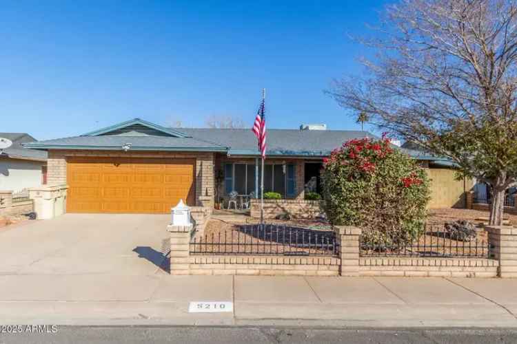 Single-family house For Sale in 5210, West Ironwood Drive, Glendale, Arizona