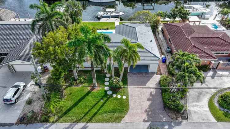 Single-family house For Sale in 2624, Southeast 9th Street, Pompano Beach, Florida