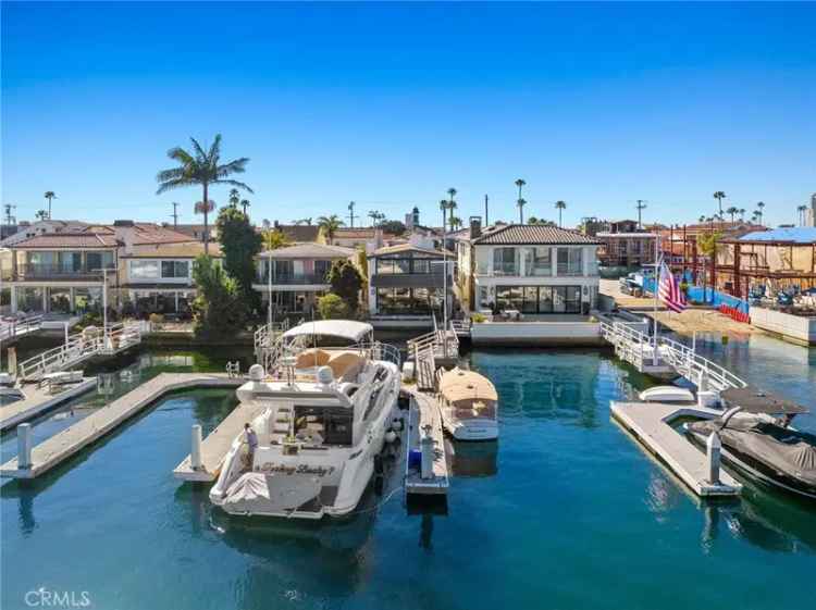 Single-family house For Sale in 1344, West Bay Avenue, Newport Beach, California