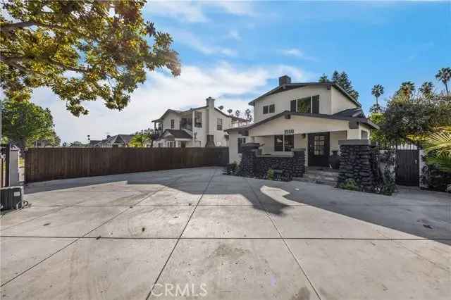 Single-family house For Sale in Los Angeles, California