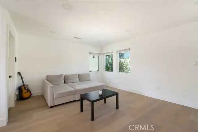 Single-family house For Sale in 3023, Glendon Avenue, Los Angeles, California