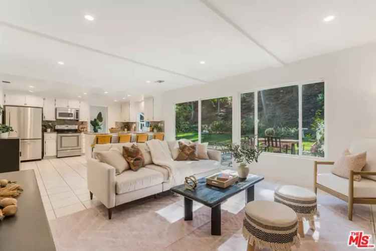 Single-family house For Sale in 18116, Deer View Court, Los Angeles, California