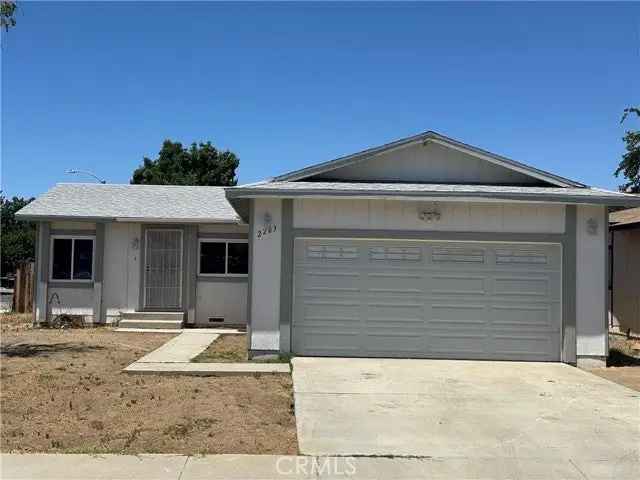 Single-family house For Sale in 2203, Rosewood Avenue, Lancaster, California