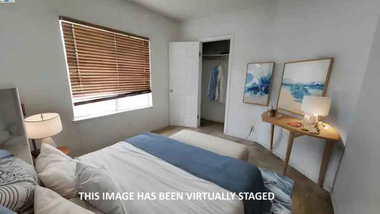 Single-family house For Sale in 7823, Ney Avenue, Oakland, California