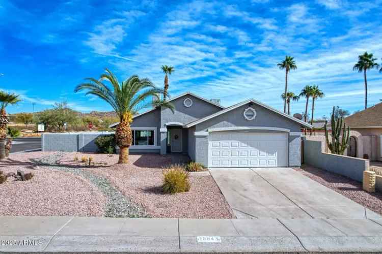 Single-family house For Sale in 18843, North 15th Place, Phoenix, Arizona