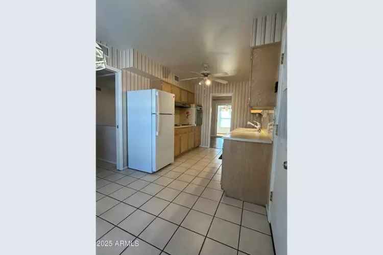 Single-family house For Sale in 10437, West Caron Drive, Sun City, Arizona