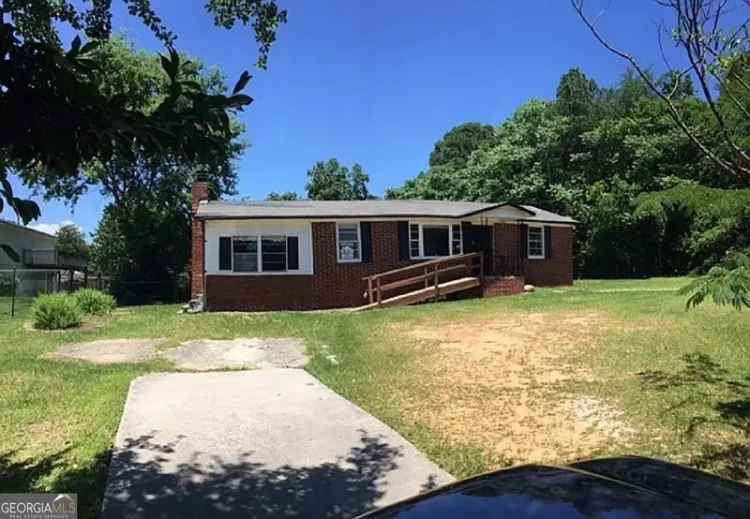 Single-family house For Sale in 2810, Herbert Smart Airport Road, Macon, Georgia