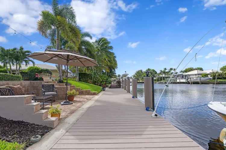 Single-family house For Sale in Boca Raton, Florida