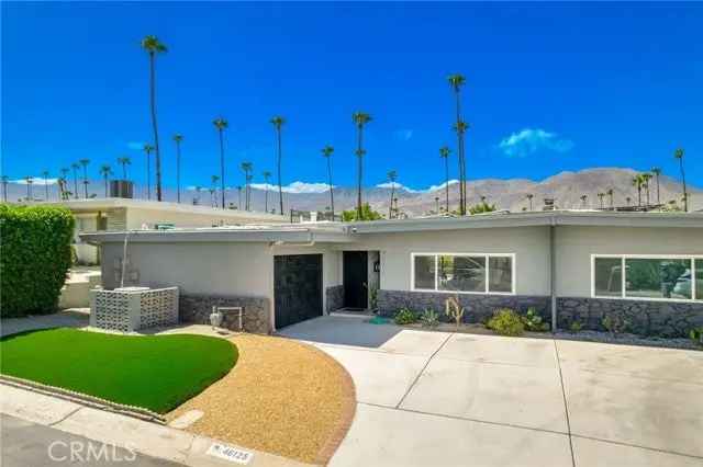 Single-family house For Sale in Palm Desert, California