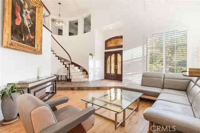 Single-family house For Sale in Los Angeles, California