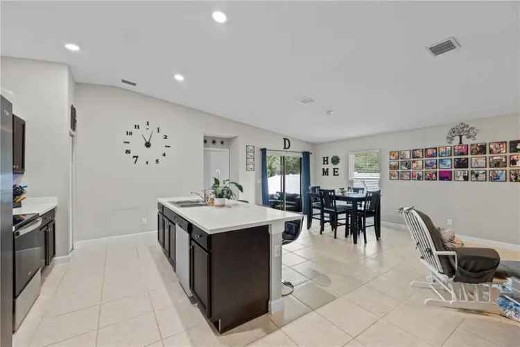 Single-family house For Sale in Palm Bay, Florida