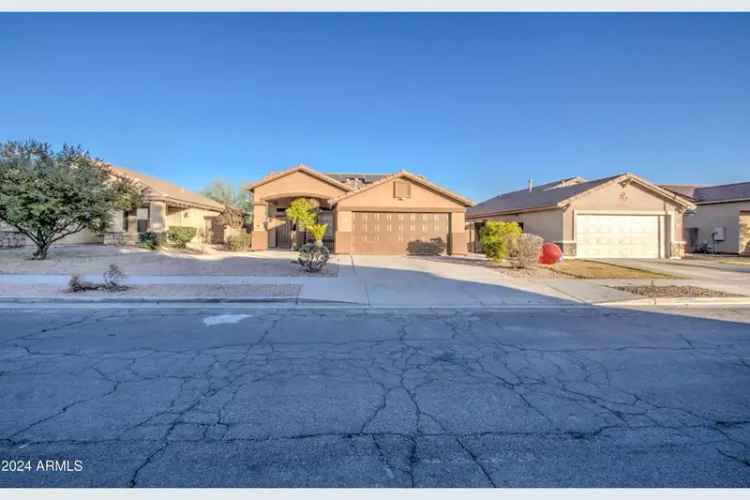 Single-family house For Sale in 1633, South 171st Drive, Goodyear, Arizona