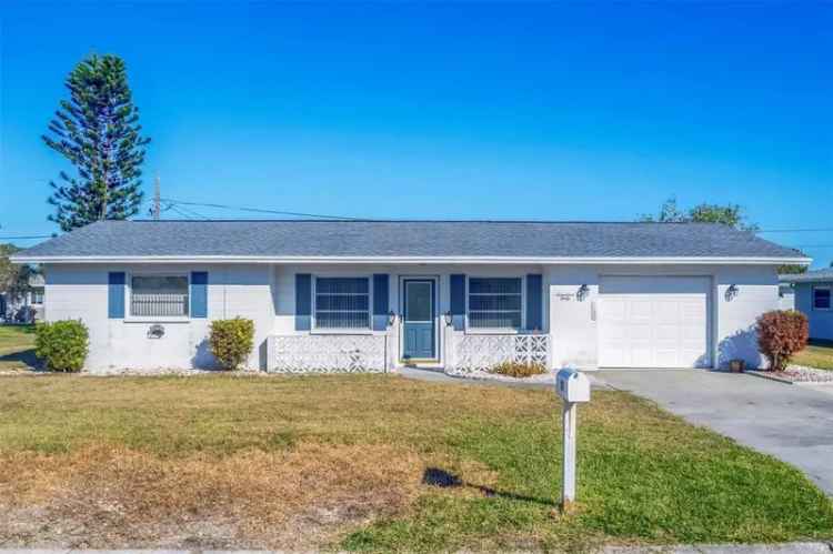 Single-family house For Sale in Englewood, Florida