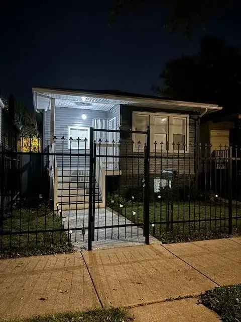 Single-family house For Sale in 5929, South Laflin Street, Chicago, Illinois