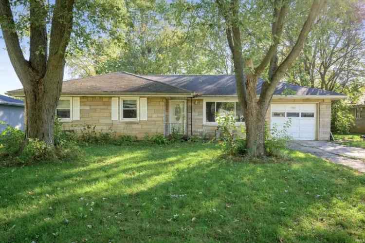 Single-family house For Sale in 3906, North Lanewood Drive, Muncie, Indiana