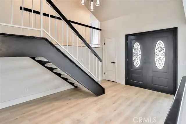 Single-family house For Sale in 20591, Celtic Street, Los Angeles, California