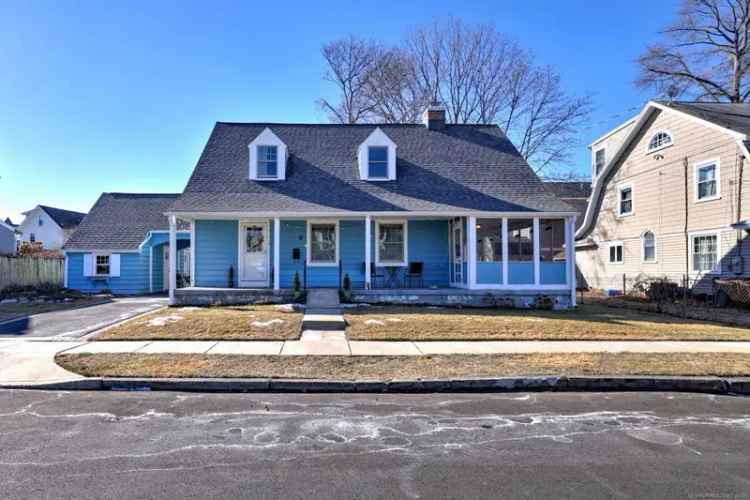 Single-family house For Sale in 13, Millwood Street, Milford, Connecticut