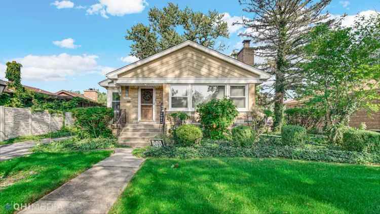 Single-family house For Sale in 18427, Marshfield Avenue, Homewood, Illinois