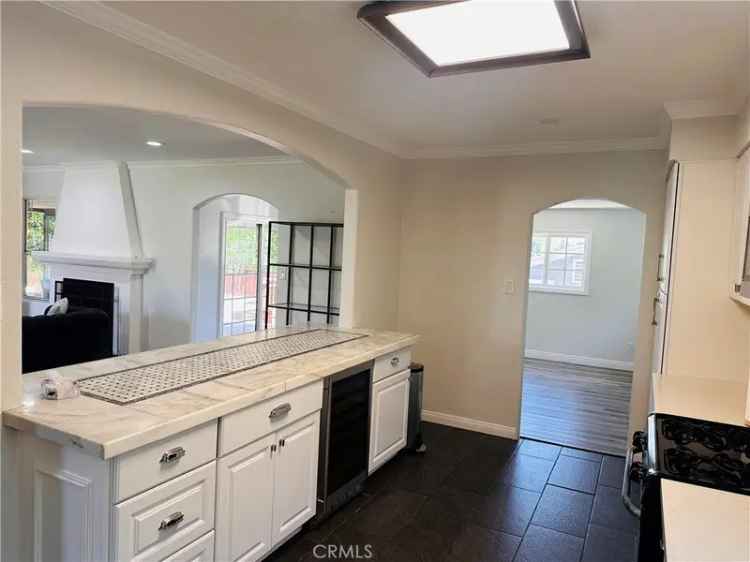 Single-family house For Sale in 16708, Rinaldi Street, Los Angeles, California