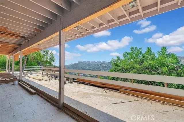 Single-family house For Sale in 837, Linda Flora Drive, Los Angeles, California