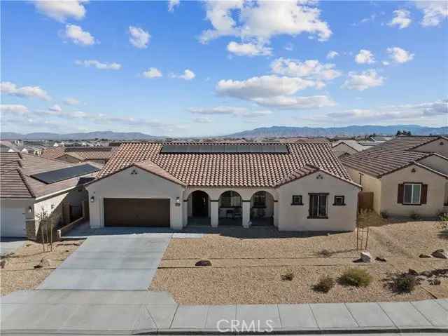 Single-family house For Sale in Victorville, California