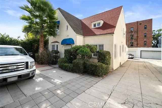 Single-family house For Sale in Los Angeles, California