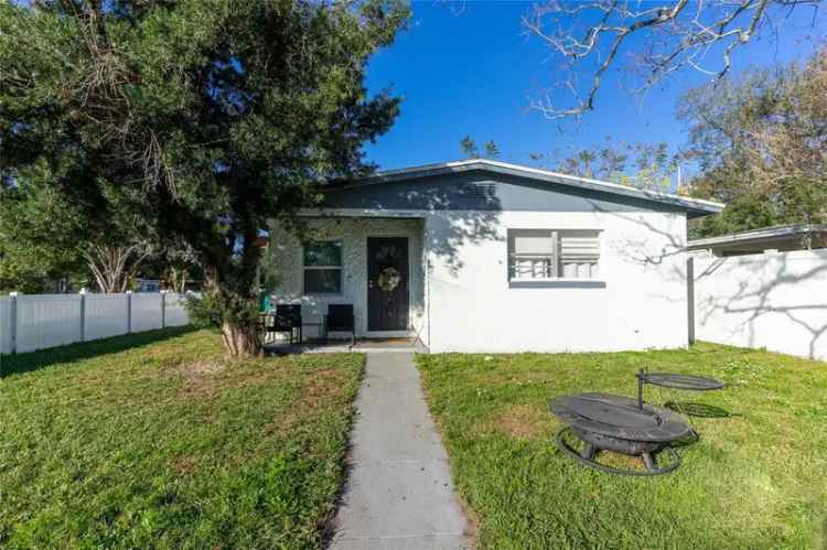 Single-family house For Sale in 1202, Dewey Avenue, Orlando, Florida