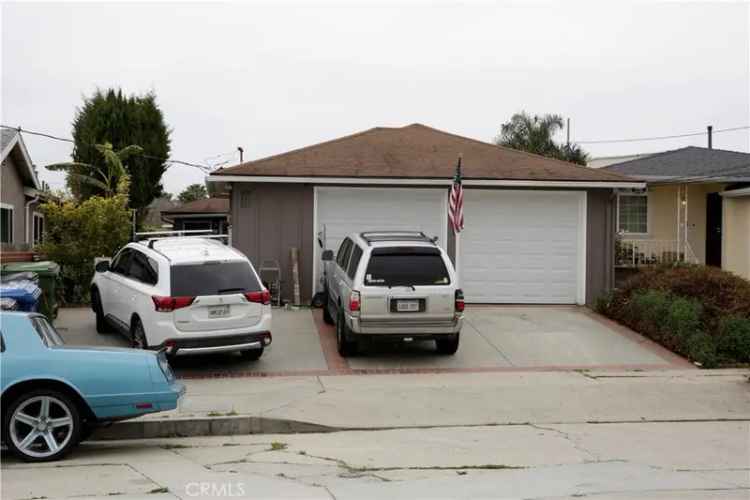 Multi-family house For Sale in 829, West 26th Street, Los Angeles, California