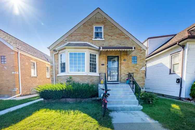 Single-family house For Sale in 2620, North Rutherford Avenue, Chicago, Illinois