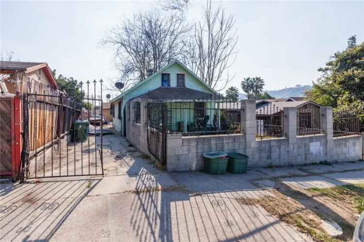 Multi-family house For Sale in 2908, Future Street, Los Angeles, California