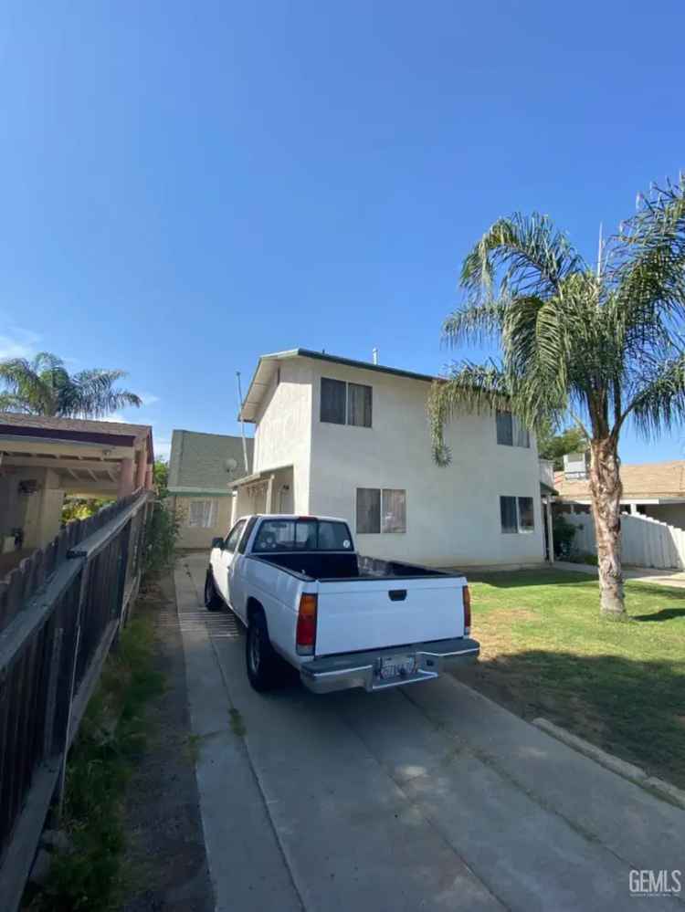 Multi-family house For Sale in Bakersfield, California