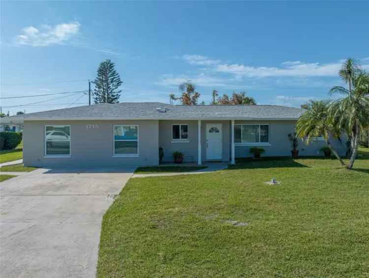 Single-family house For Sale in Englewood, Florida