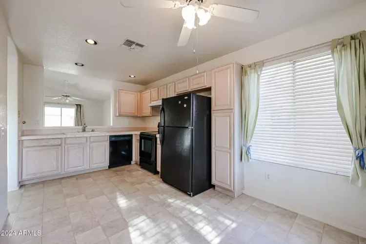 Single-family house For Sale in 6783, South Lake Forest Drive, Chandler, Arizona