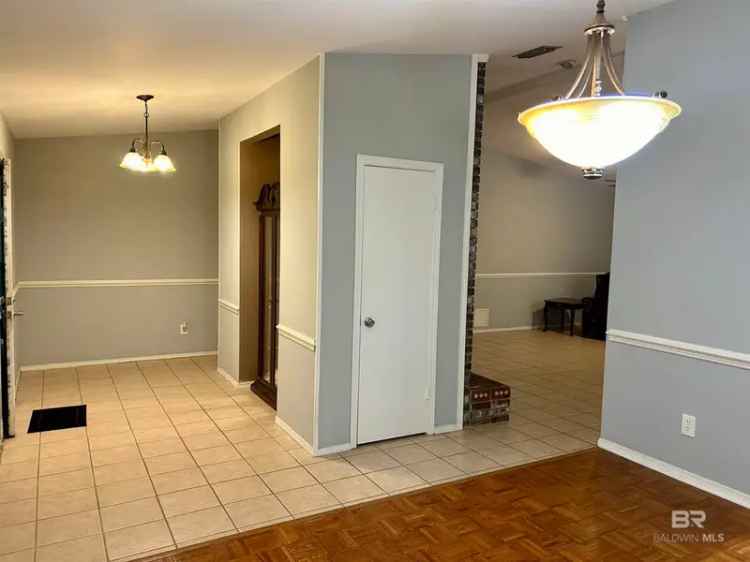 Single-family house For Sale in Mobile, Alabama