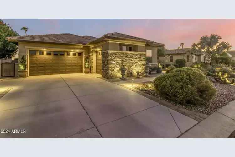 Single-family house For Sale in 16779, West Holly Street, Goodyear, Arizona