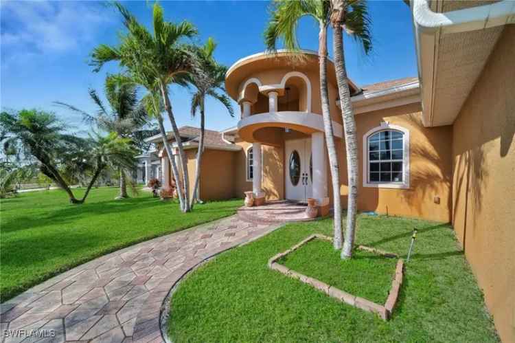 Single-family house For Sale in 1929, Northwest 15th Terrace, Cape Coral, Florida