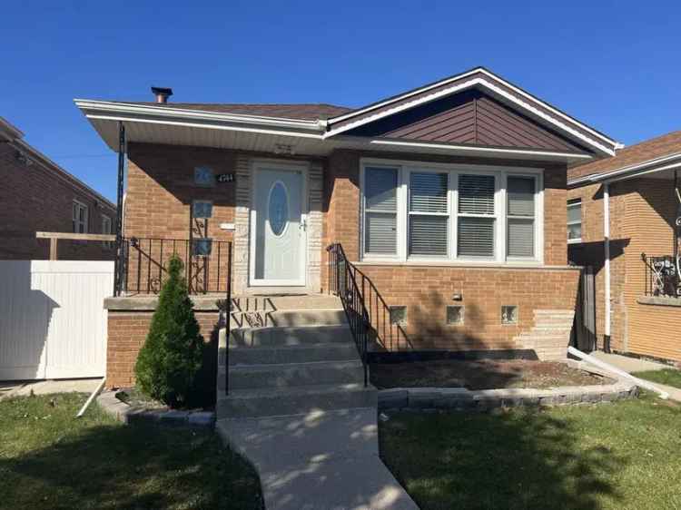 Single-family house For Sale in 4744, South Lawler Avenue, Chicago, Illinois