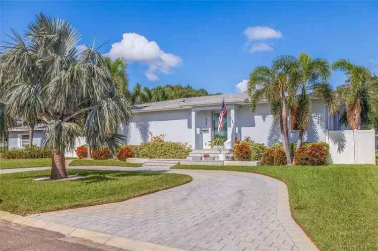 Single-family house For Sale in 827, Placido Way Northeast, Saint Petersburg, Florida