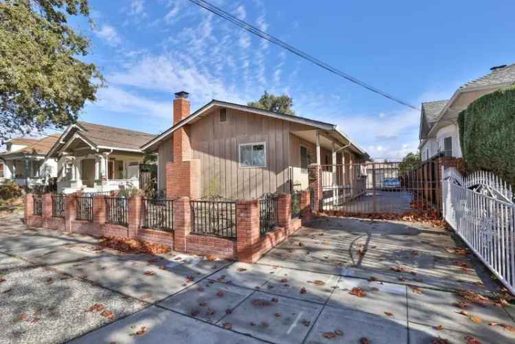 Single-family house For Sale in 266, North 11th Street, San Jose, California