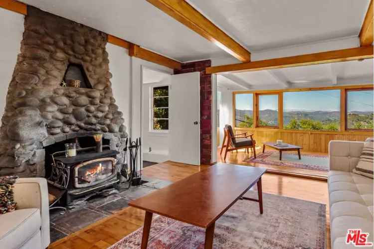 Single-family house For Sale in 20158, Observation Drive, Topanga, California