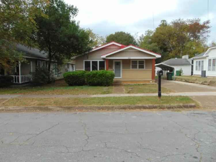 Single-family house For Sale in Tuscumbia, Alabama