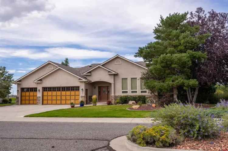 House For Sale in 3755, Grand Mesa Drive, Montrose, Colorado