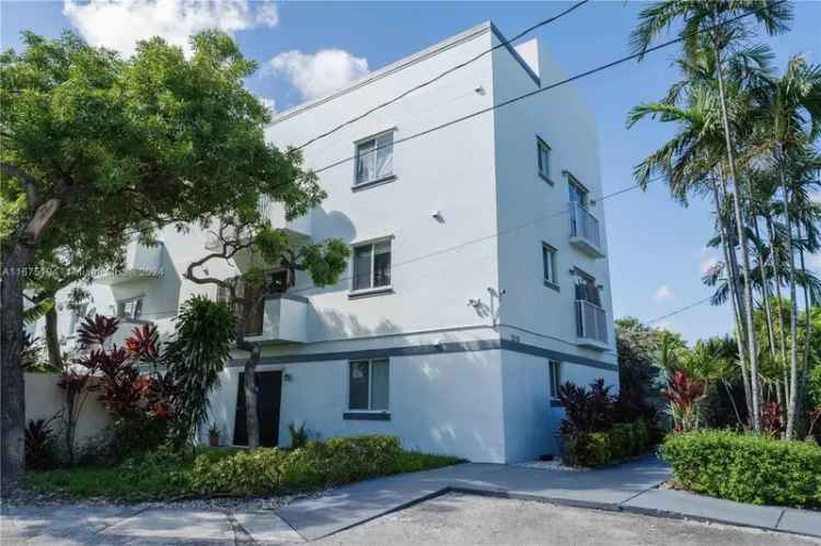 Single-family house For Sale in 7516, Northeast 1st Avenue, Miami, Florida