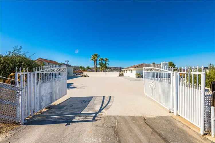 Single-family house For Sale in Canyon Lake, California