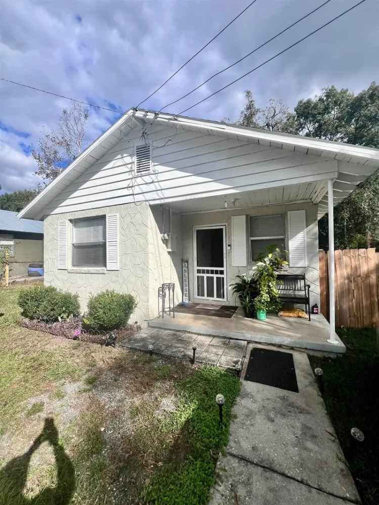 Single-family house For Sale in 2601, Saxon Street, Tallahassee, Florida