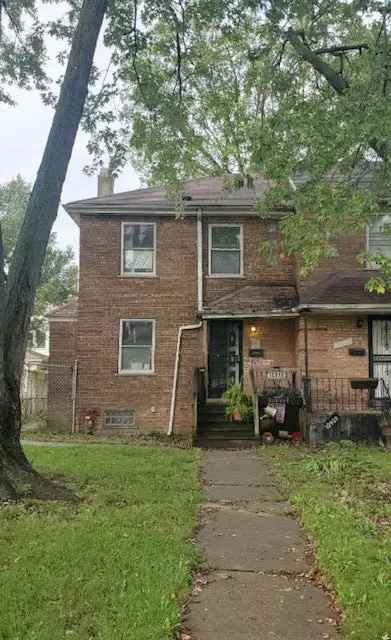 Single-family house For Sale in 10910, South Eberhart Avenue, Chicago, Illinois